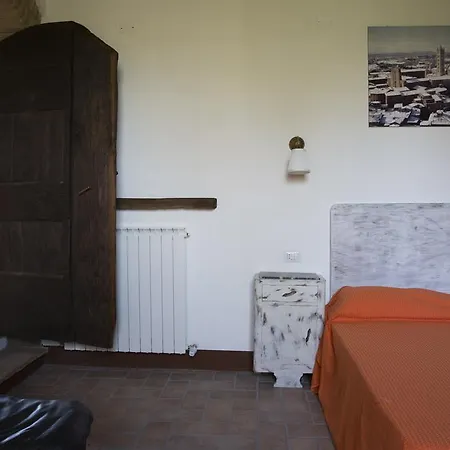 La Loggia E Il Cortile Sovicille